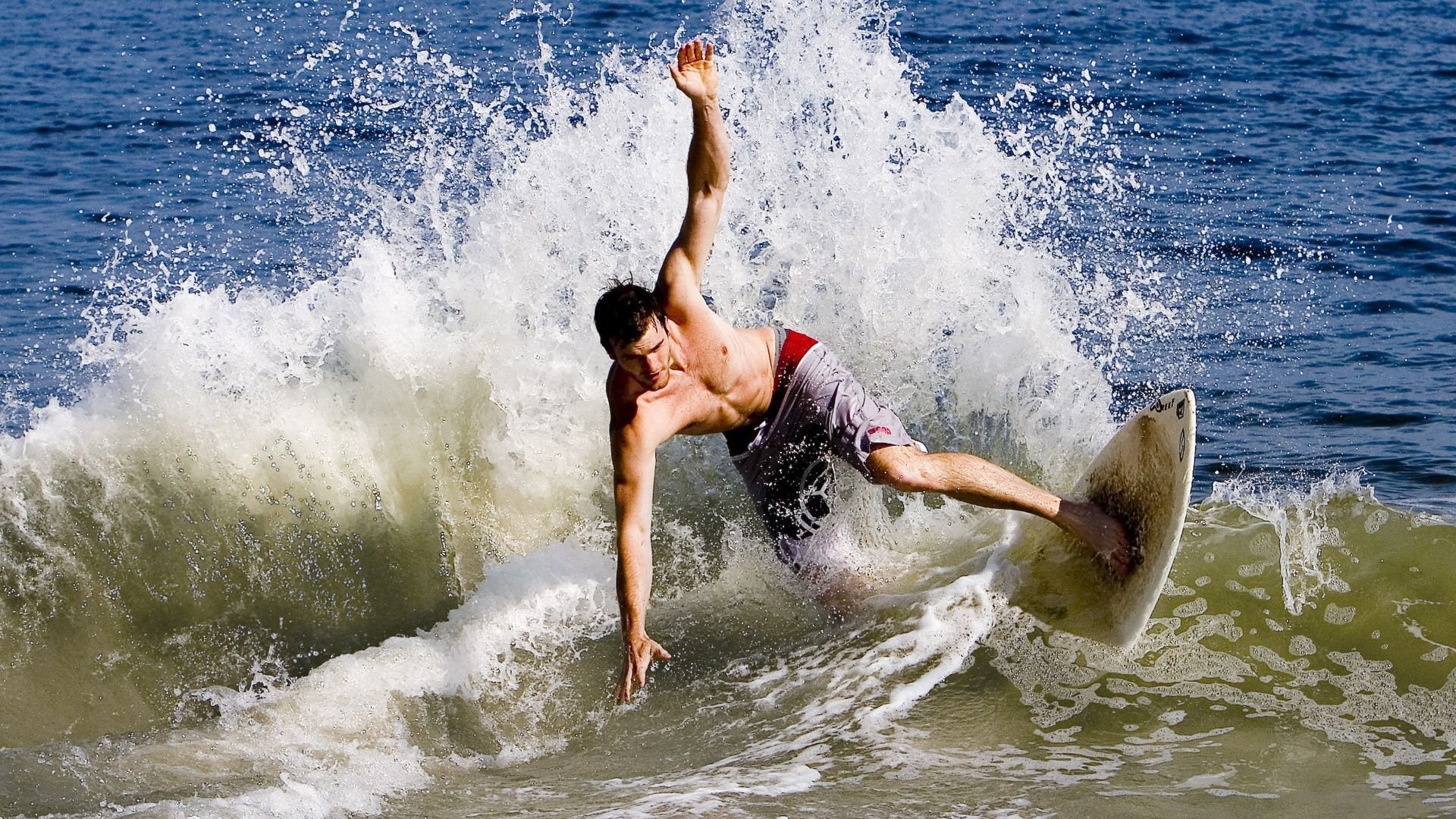 开云体育下载网页版-乒乓球赛场焦点！美国队对阵巴西队，核心球员受伤，球队前景蒙阴影